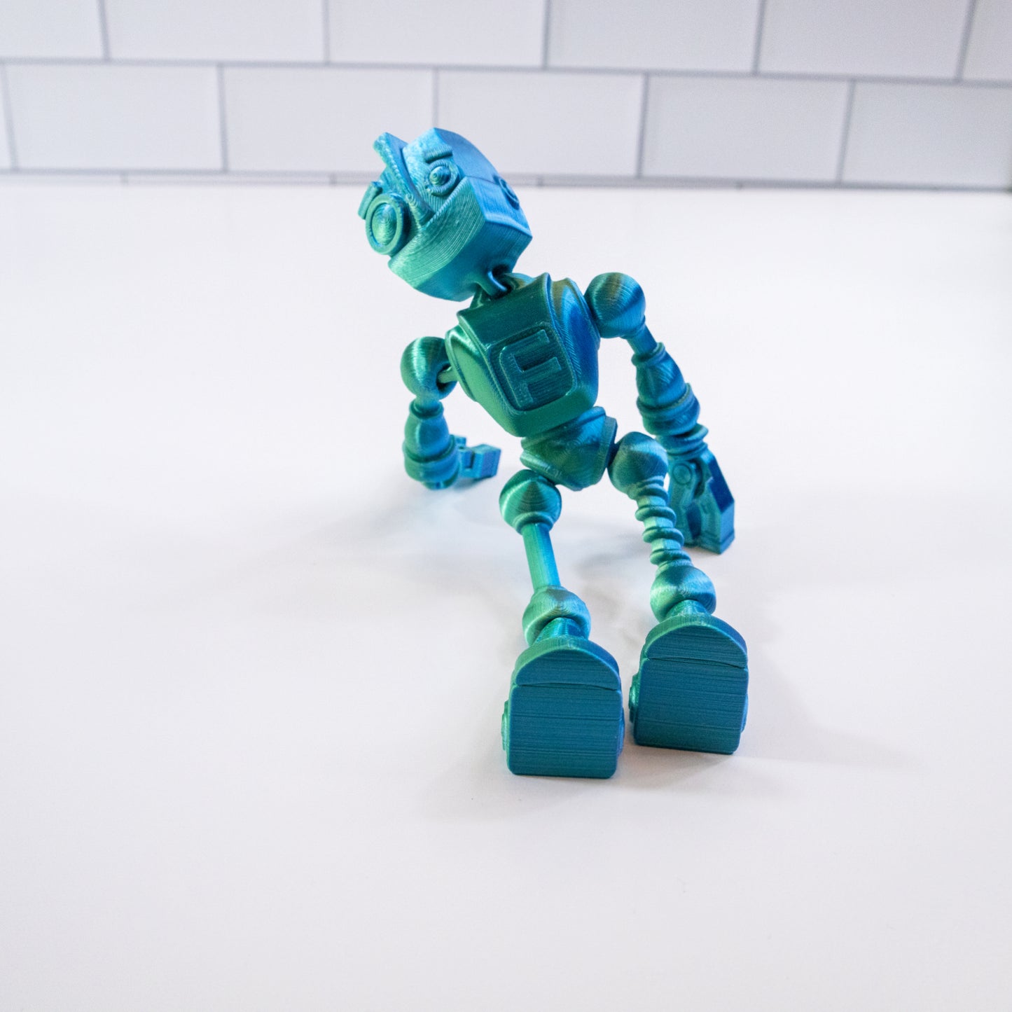 Gizmo Guardian: The Posable Robo-Pal